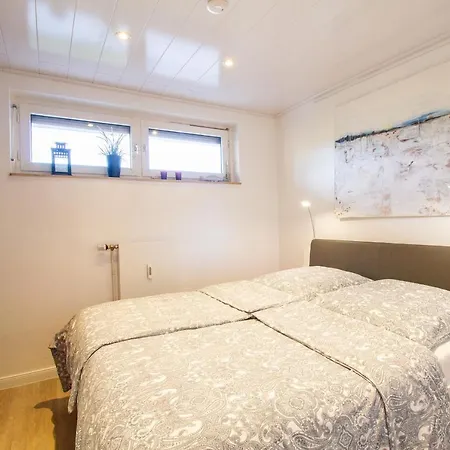 Apartment Beach House 21 *
